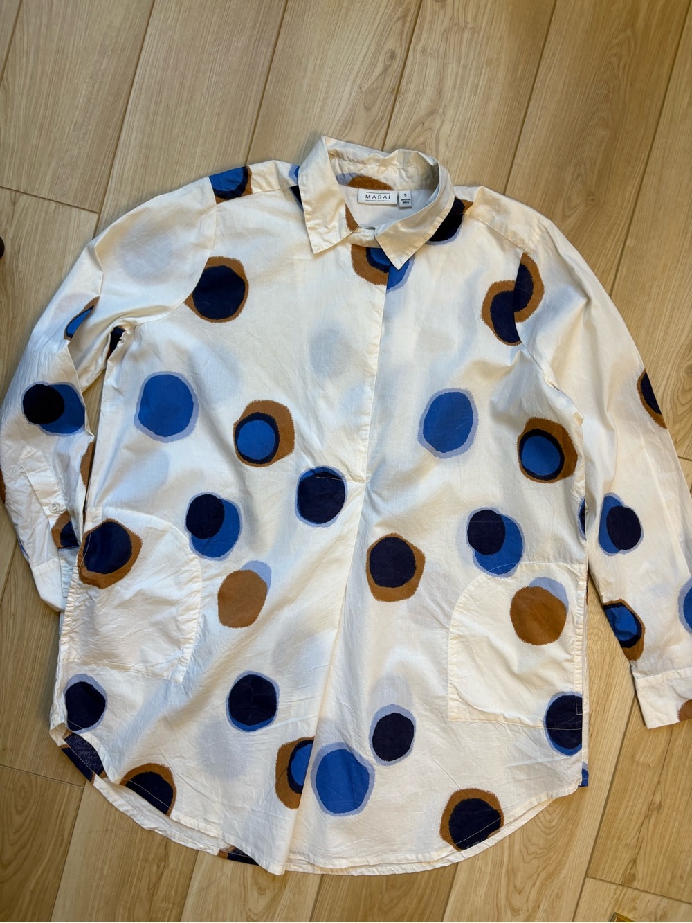 Masai long sleeve tunic with blue and tan dots and pockets contemporary clean S